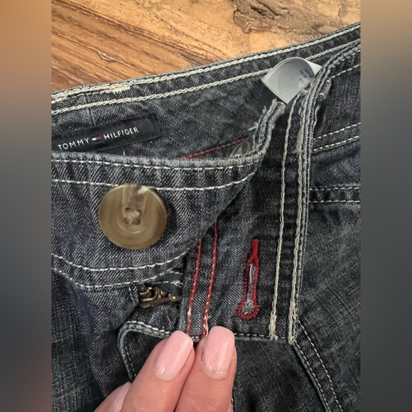 Tommy Hilfiger denim shorts 8 ladies cargo style super cute LIKE NEW - Picture 7 of 10